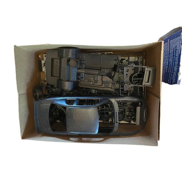 Revell Monogram Dale Earnhardt Goodwrench MonteCarlo Model 1:24 Skill 2 OPENBOX - Picture 3 of 3